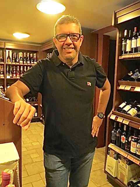 O Comandante EM Chefe DA Garrafeira, Napoleão Velloso, NOS FALA Sobre Vinho E CIA…