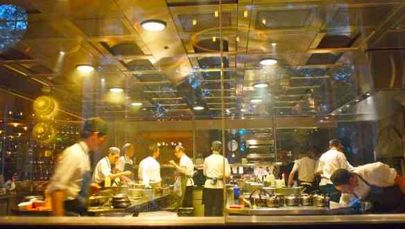 O centro das atenções do salão do Din.ner ,e sua majestade a cozinha!
