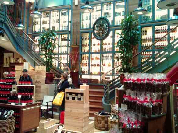 shops_06_Hediard_Place_de_la_Madeleine_Interior_2008