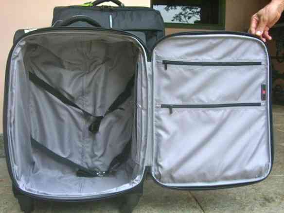 Levo uma segunda mala menor com sapato, bolsa, necessaire, etc...