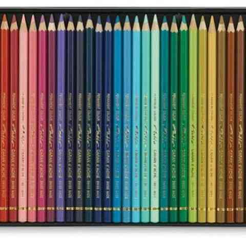Conselho das meninas: organizem as roupas no armário seguindo a palheta de cores!