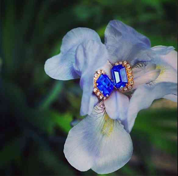 Um casamento lindo de flor com brinco!