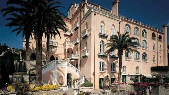 003807-04-exterior-staircase