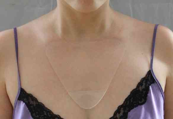 Skinvigor8-Decollette-Pads-On-Chest