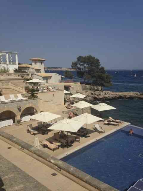 Take a look no hotel!