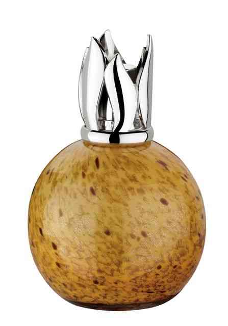 Termino com um clássico: lamparina Lampe Berger, perfumando o mundo desde os anos 30… Podre de chic!