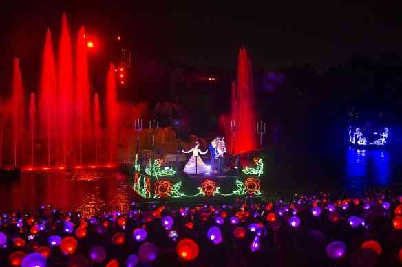 New Interactive Glow With the Show Mickey Ear Hats Debut at Walt Disney World Resort