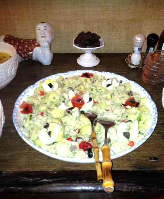 Detalhe simplificante: a salada foi feita com bacalhau divino desfiado e dessalgado, também by Delly Gil!
