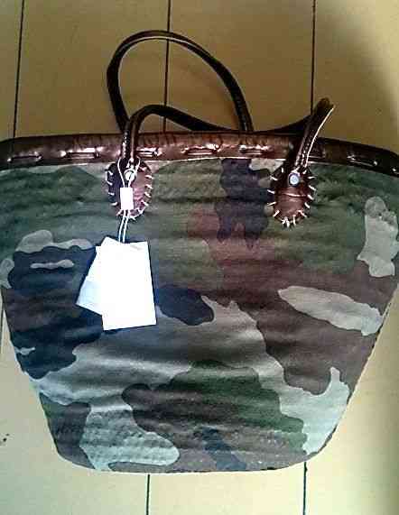 Amei esta bolsa de palha camuflada... Literalmente!