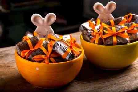 "Bowl" em forma de coelhinho recheado de brownie: Fofo e deli!