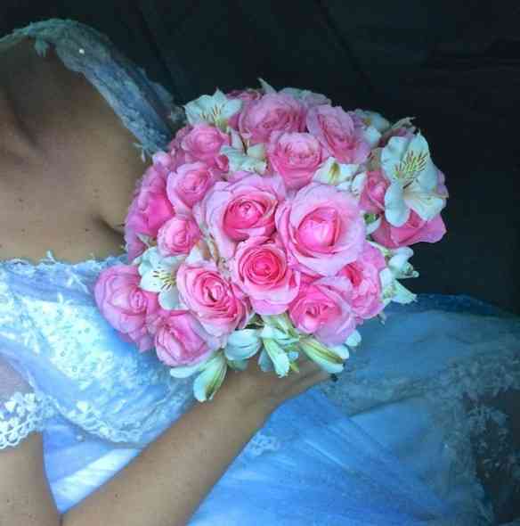 Começo com o mais precioso dos bouquet: O da noiva, "bine sûre"!