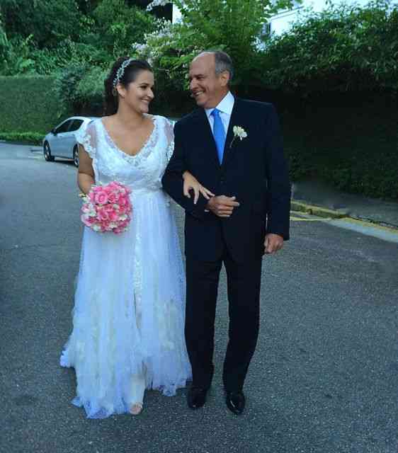 Joana linda, rumo ao altar com seu pai Alexandre Dale