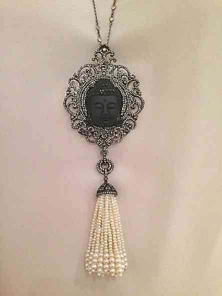 Colar com "pendentif" lindo com Buda em madeira: gamei!