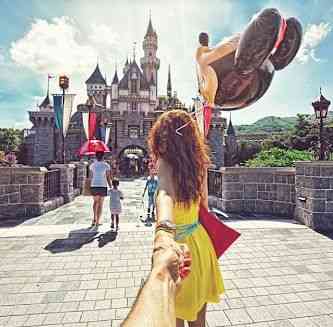 Até o Mickey foi visitado pelo casal.... Vejam Nataly levando Osmann pela mão rumo ao "Magic Kingdom"... 
