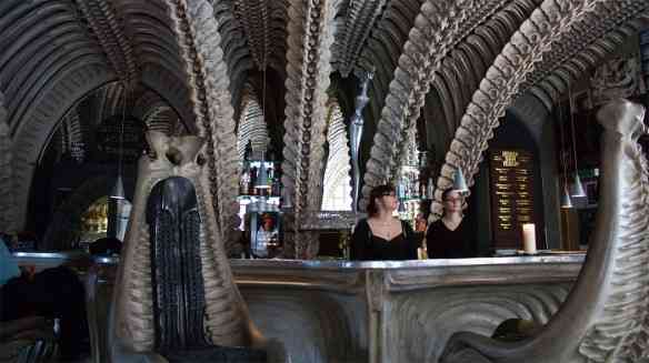 amazing-restaurant-bar-interior-design-7