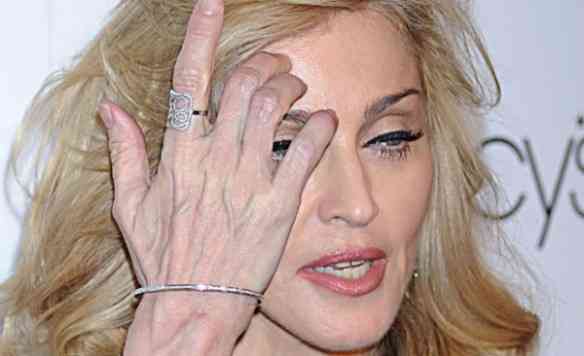 madonna-mao-envelhecidas