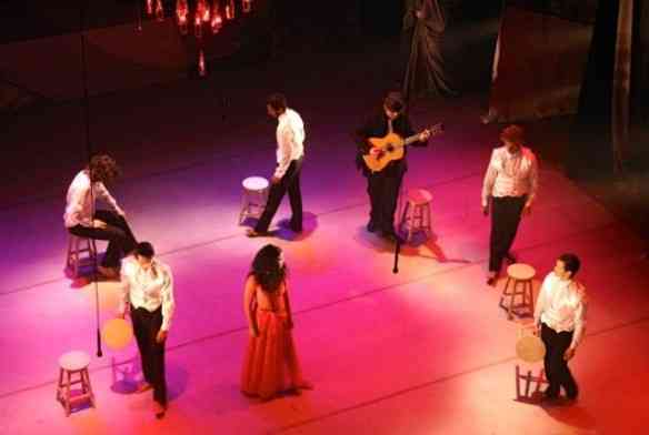 Cena do maravilhoso musical pernambucano "O Nosso Villa", que me lembrou um "tablado" andaluz!