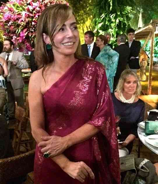 A mãe da noiva Paula Barcellos, linda linda, vestia Demi Queiroz!