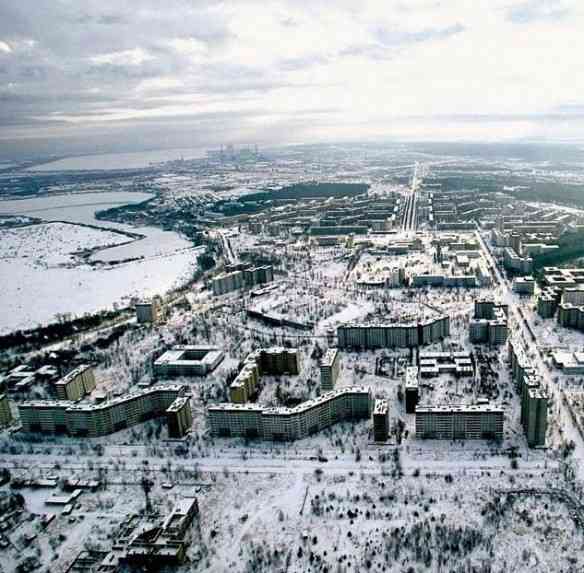 Esta é Pripyat, cidade ucraniana que foi abandonada depois de um acidente nuclear em 1986. 