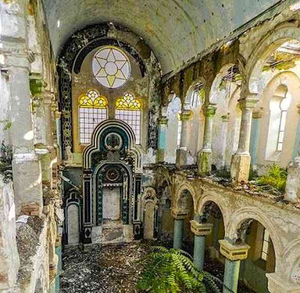 A grande sinagoga de Constanta, na Romênia...