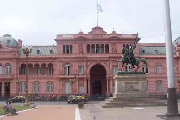 É muito bacana fazer uma visita guiada à famosa Casa Rosada... "Don't cry for me Argentina"... 