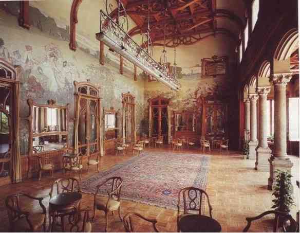 Nosso hotel em Palermo, O Villa Igiea, era uma atração à parte. Um palacete deslumbrante debruçado sobre a baia de Palermo, com salas pintadas com painéis Art 