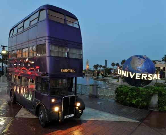 fans_universal_knightbus_1