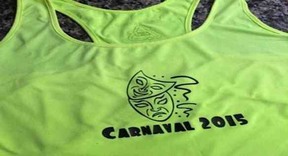 Vejam que visual a mesma camiseta, agora  customizada! 