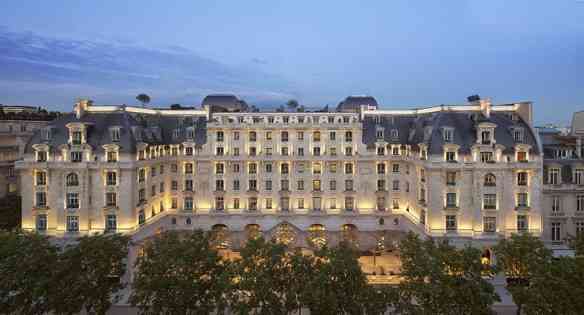 Peninsula+Paris_ext3_Les+plus+beaux+HOTELS+DESIGN+du+monde_hotelsdesignmonde-1