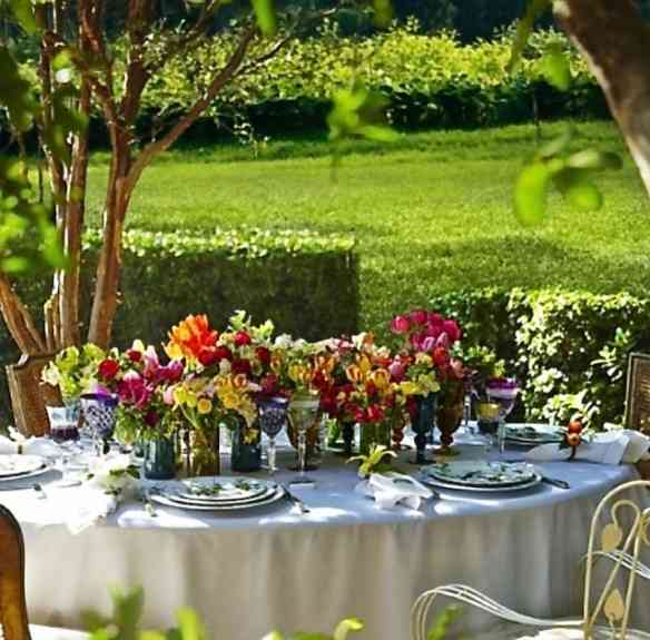 Mesa linda no jardim: Impossível este almoço não encantar!