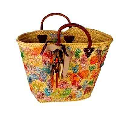 Que tal esta com aplicação de rendas coloridas?!