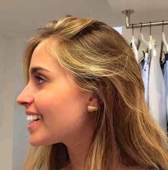 Parceria maravilhosa: Grifith & Atelier Luisa Schröder, que posa pra gente com um brinco lindo 
