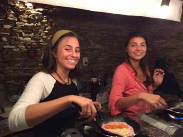 Patrícia e as chefs maravilhosas que fazem as melhores tapiocas que conheço!