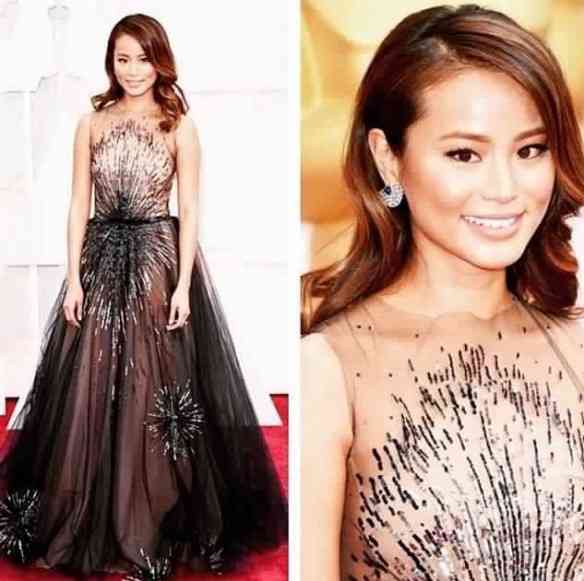 A linda atriz Jamie Chung, com look glorioso complementado pelo brido