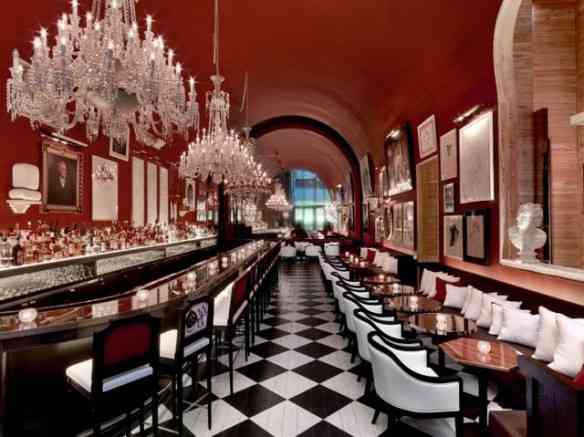 Look do dia e do bar "At Baccarat"!