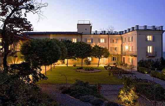 La Villa Hotel