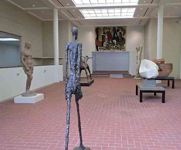 A ala de esculturas, com Giacometti comandando a banda!