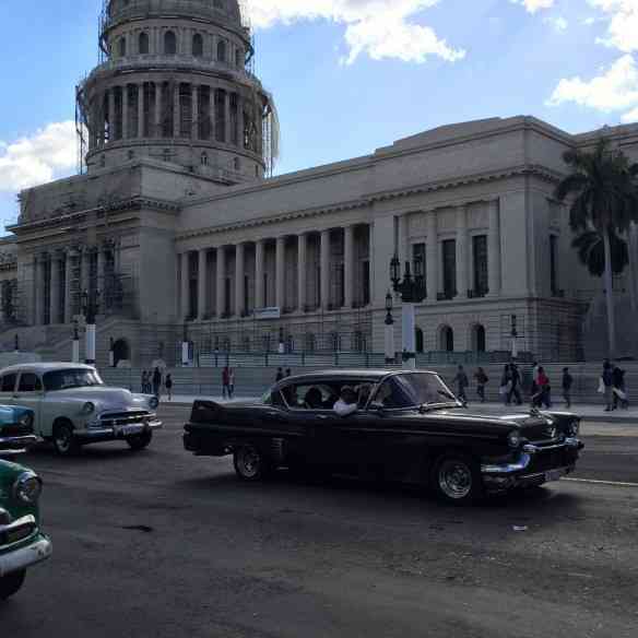 O lindo Capitólio cubano, na entrada de Havana Velha.