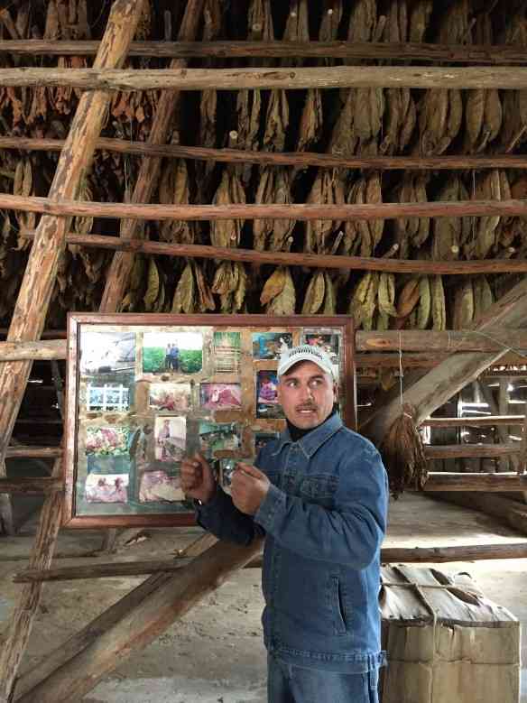 Nosso guia na Finca Robaina!