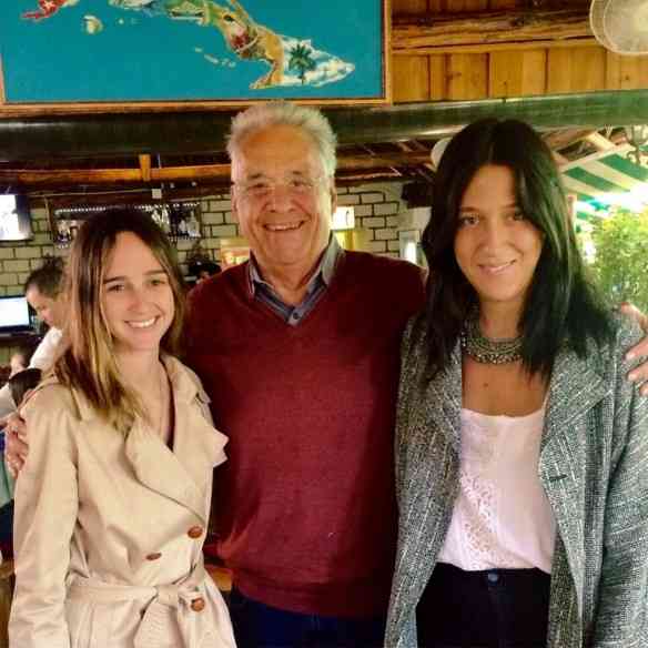 FHC, ilustre cliente do Cafe Ajiaco, com as amadas "Isabeis" TM & Niemeyer!