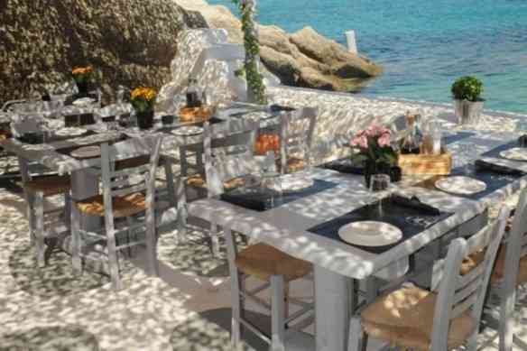 R-Mykonos-Spilia-620x413