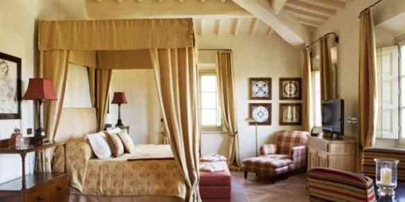 Eis um dos quartos do "complexo" de Castiglion del Bosco... Cada quarto tem seu próprio "look", como se fosse numa casa de campo!