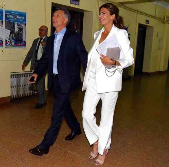 Com o marido, foto 2: indo pra um debate durante a campanha... 