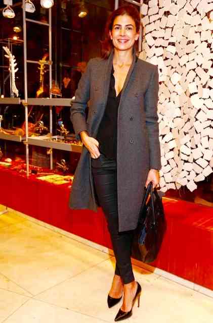 Amo "manteau" com jeans.