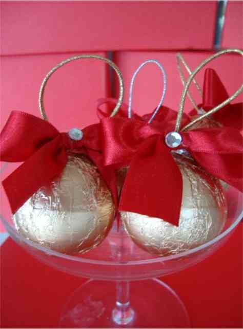 Divinas pela beleza e sabor estas bolas de natal de chocolate... Perfeitas para compor o centro de mesa!