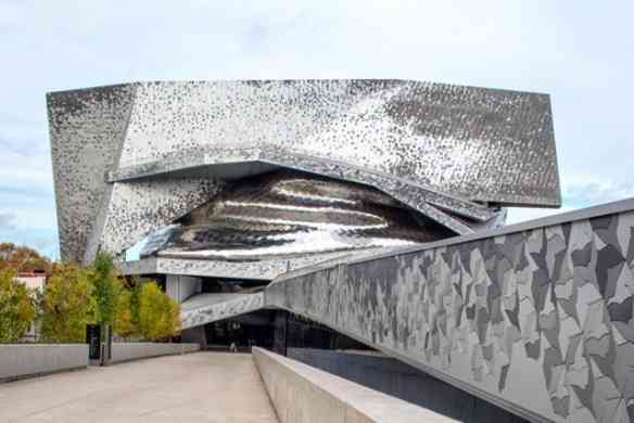 Eis a linda "Philarmonie" de Paris, de Jean Nouvel!