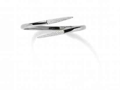 evafehren_18kblkwg_whitediamond_wrapclawbraceletcopy_4-w412h310