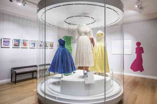 Fashion-Rules-Restyled-Room-5-c-Historic-Royal-Palaces-1-695x464