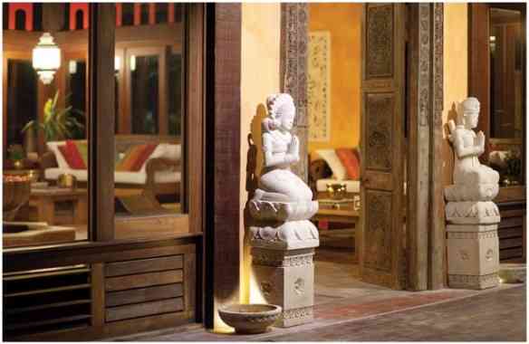 Detalhe da escultura trazida de Bali... Clima divino!