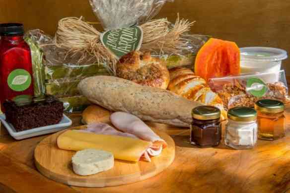 Cesta linda com várias delícias: alô, alô TMs quero uma destas! BN